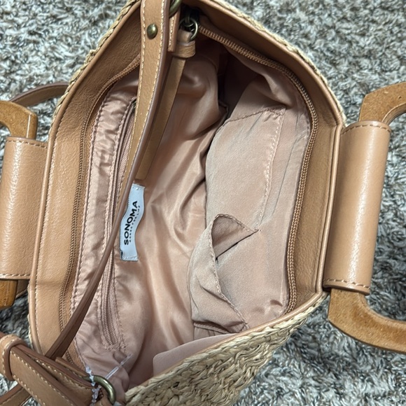 Sonoma Vacation! Raffia Hand Bag with Wooden Handle; GUC - Picture 4 of 7